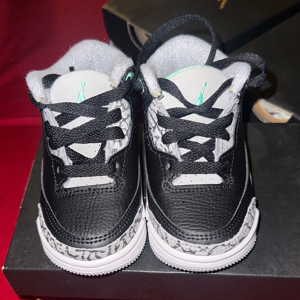 Jordan Toddlers' Black, White & Teal Jumpman Sneakers